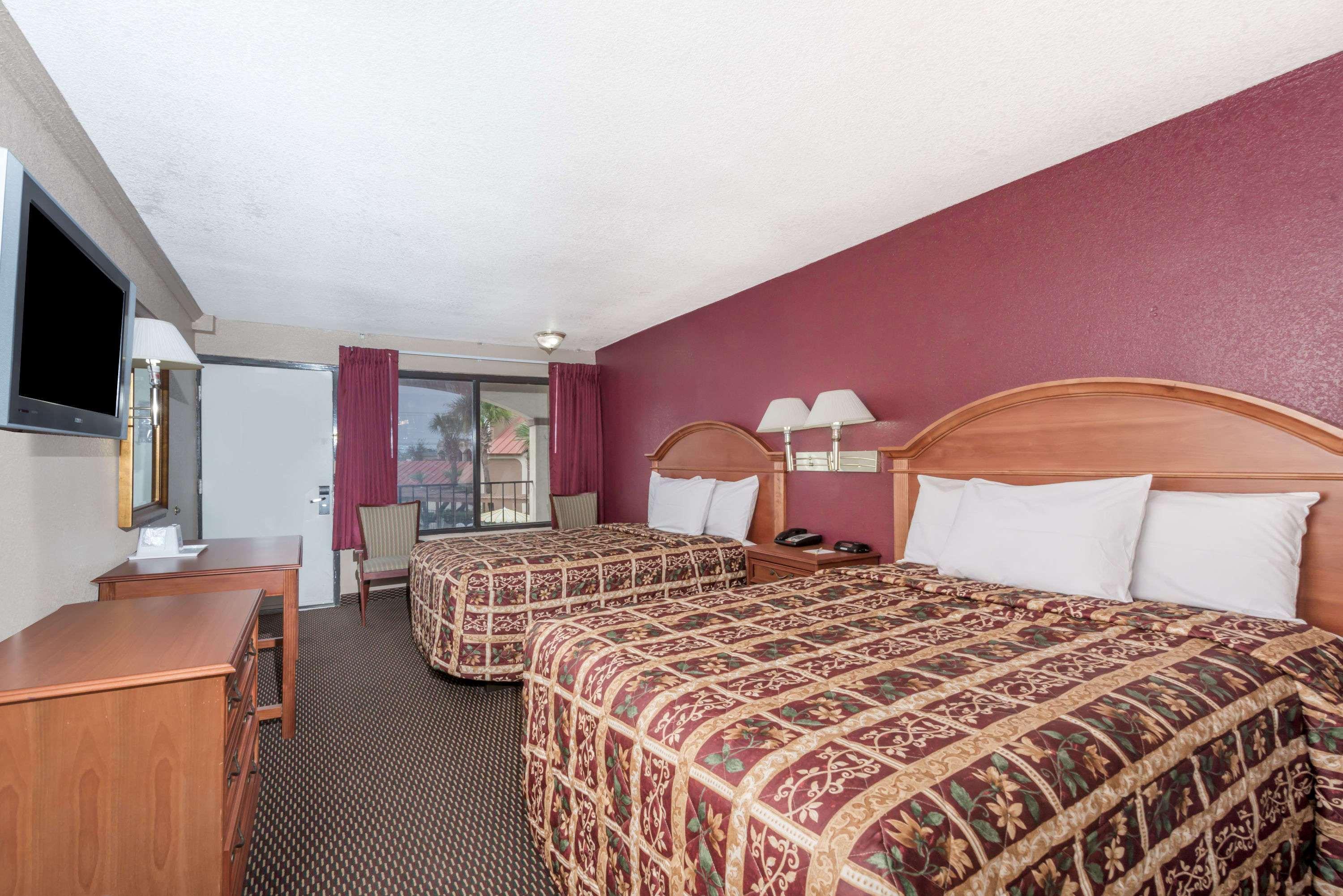 Days Inn By Wyndham San Antonio Splashtown/Att Center Eksteriør bilde